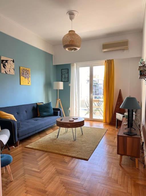 4 Family And Friends - Acropolis View Apartment Атина Екстериор снимка