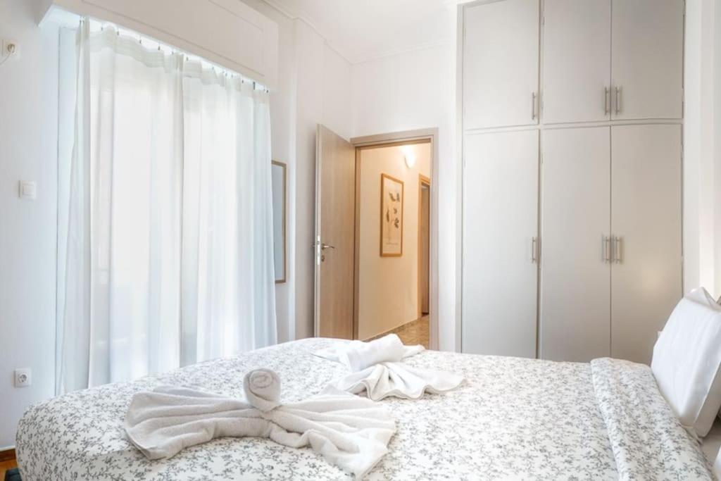 4 Family And Friends - Acropolis View Apartment Атина Екстериор снимка