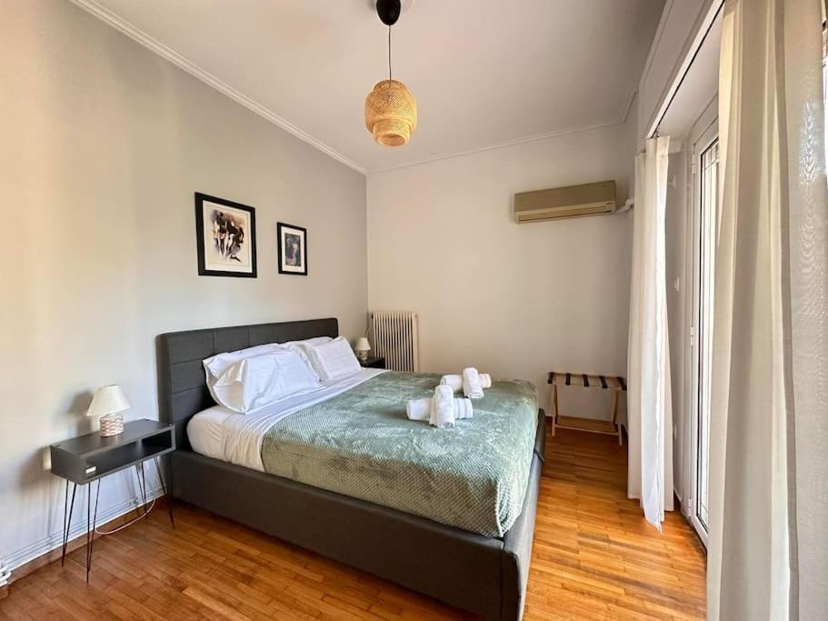 4 Family And Friends - Acropolis View Apartment Атина Екстериор снимка