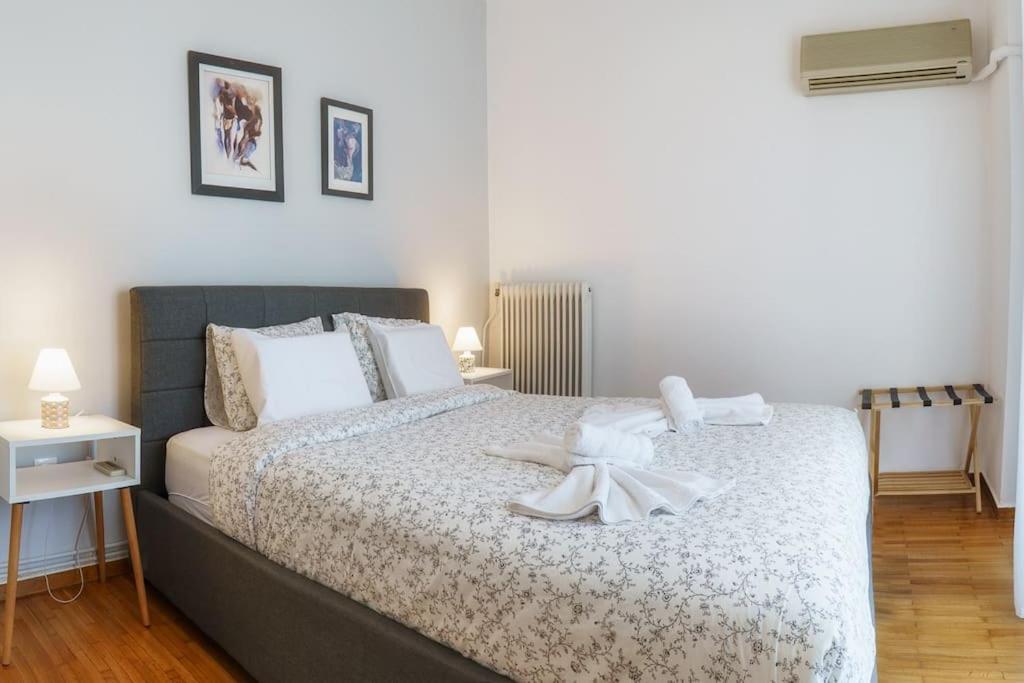 4 Family And Friends - Acropolis View Apartment Атина Екстериор снимка