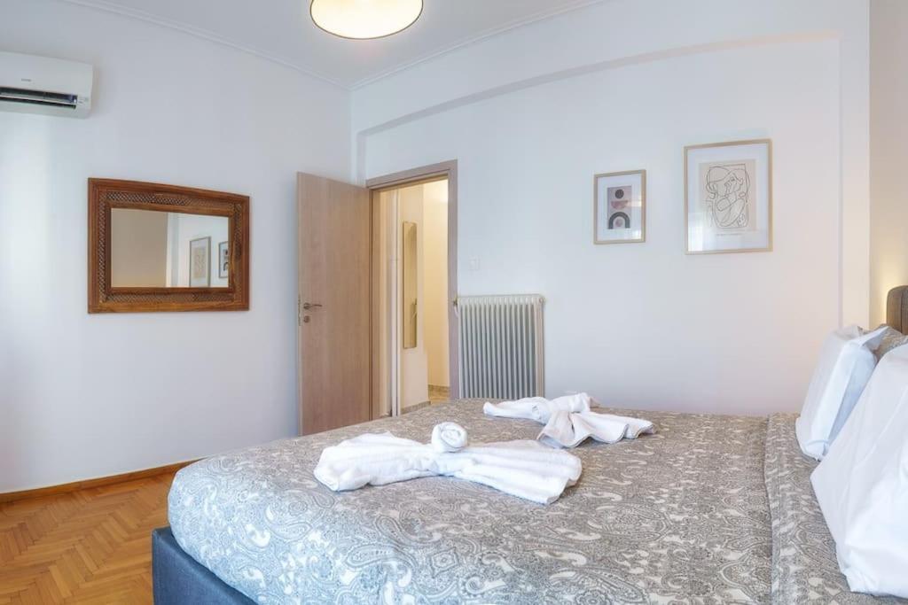 4 Family And Friends - Acropolis View Apartment Атина Екстериор снимка