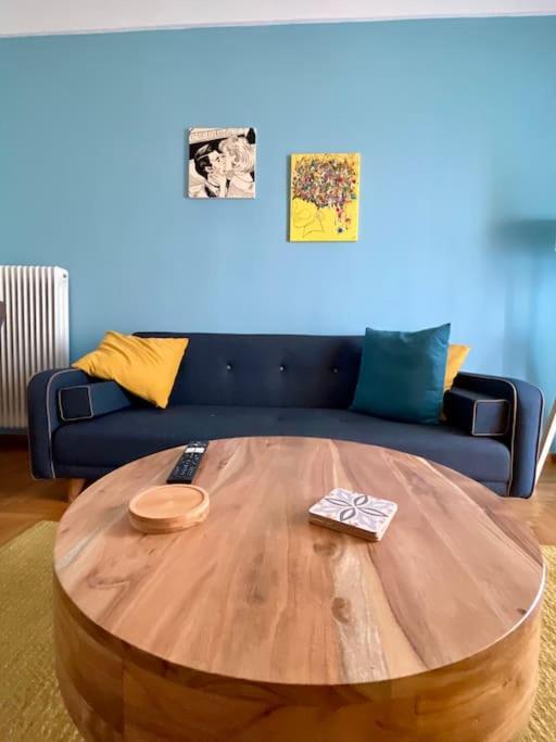 4 Family And Friends - Acropolis View Apartment Атина Екстериор снимка