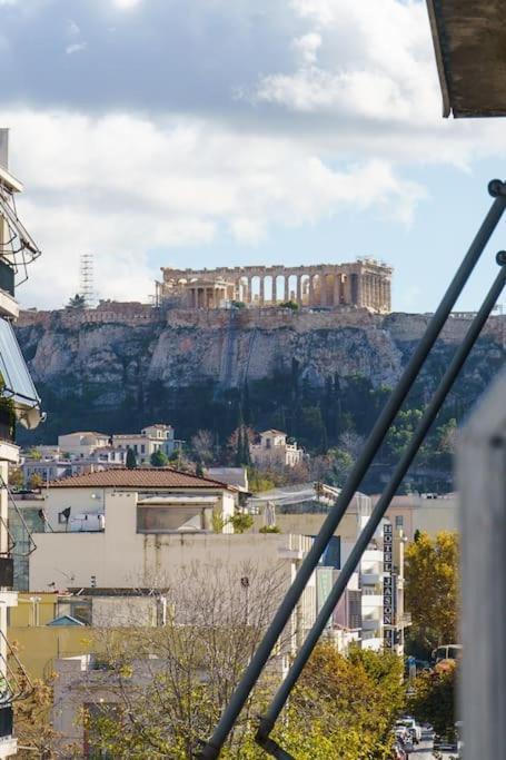 4 Family And Friends - Acropolis View Apartment Атина Екстериор снимка